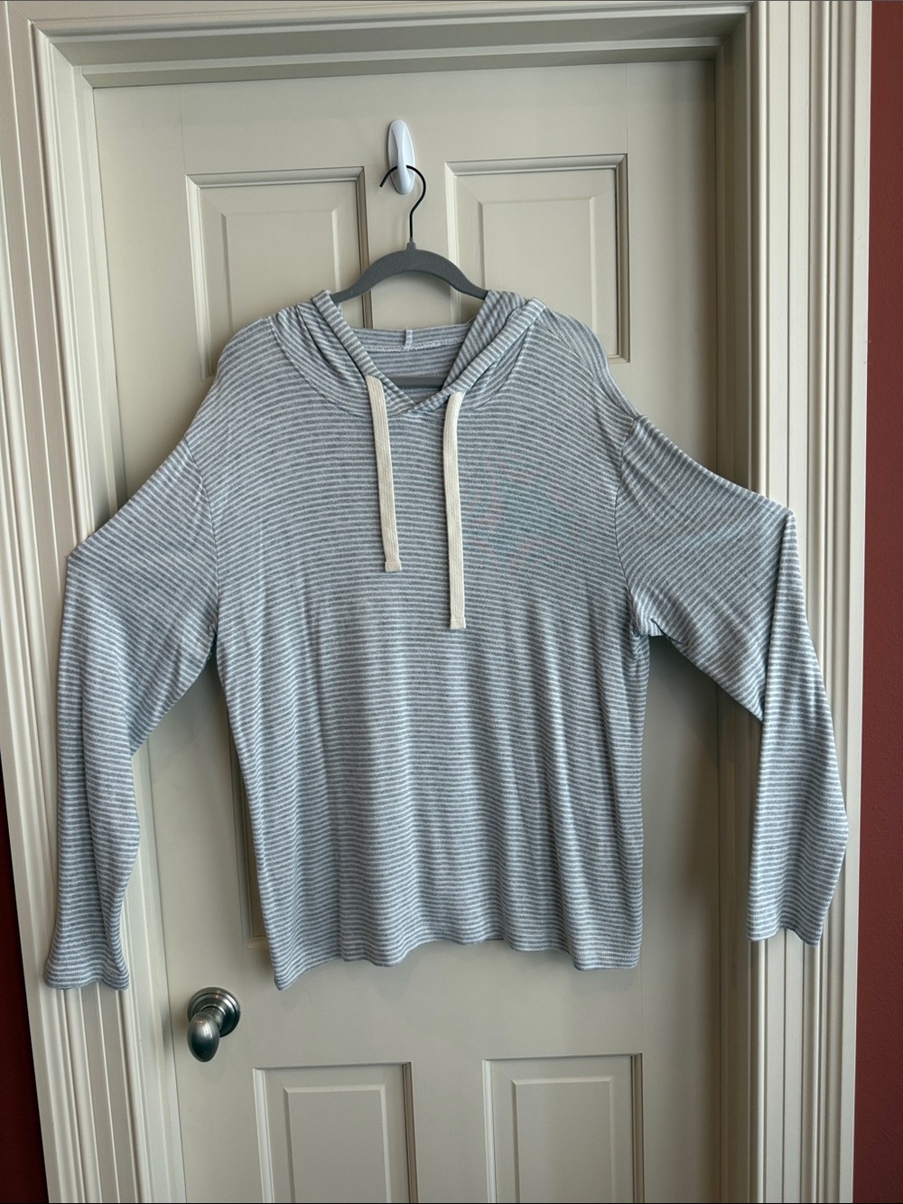 ZYIA Light Gray & White Striped Hooded Long-Sleeve Top